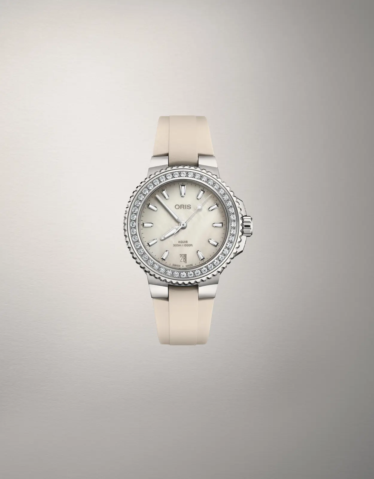 Aquis Date Diamonds - 36,5 MM