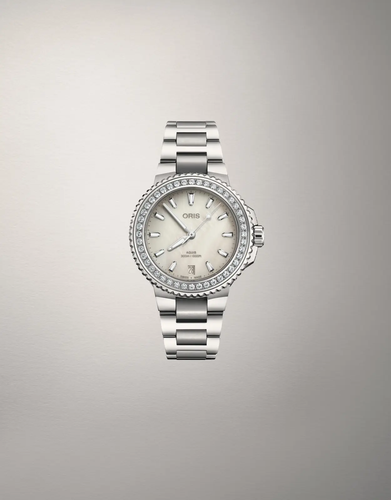 Aquis Date Diamonds - 36,5 MM