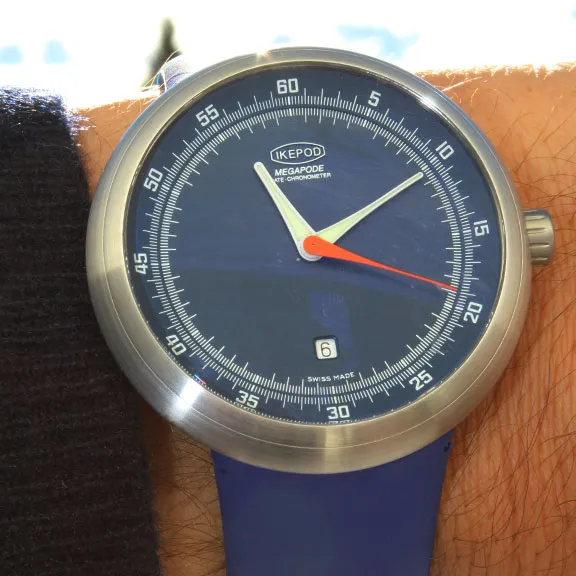 Orologi Ikepod: lo storico modello Hemipod